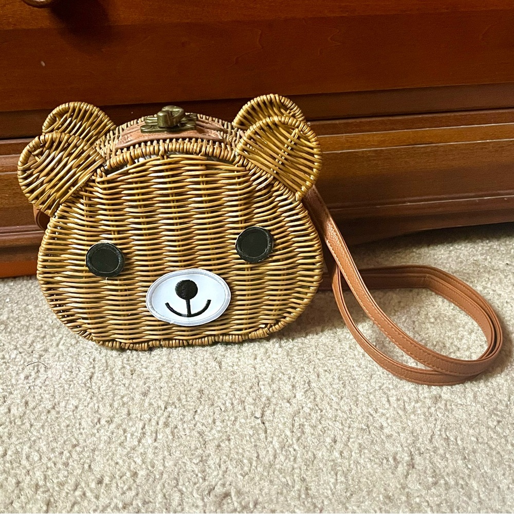 Wicker bear basket purse